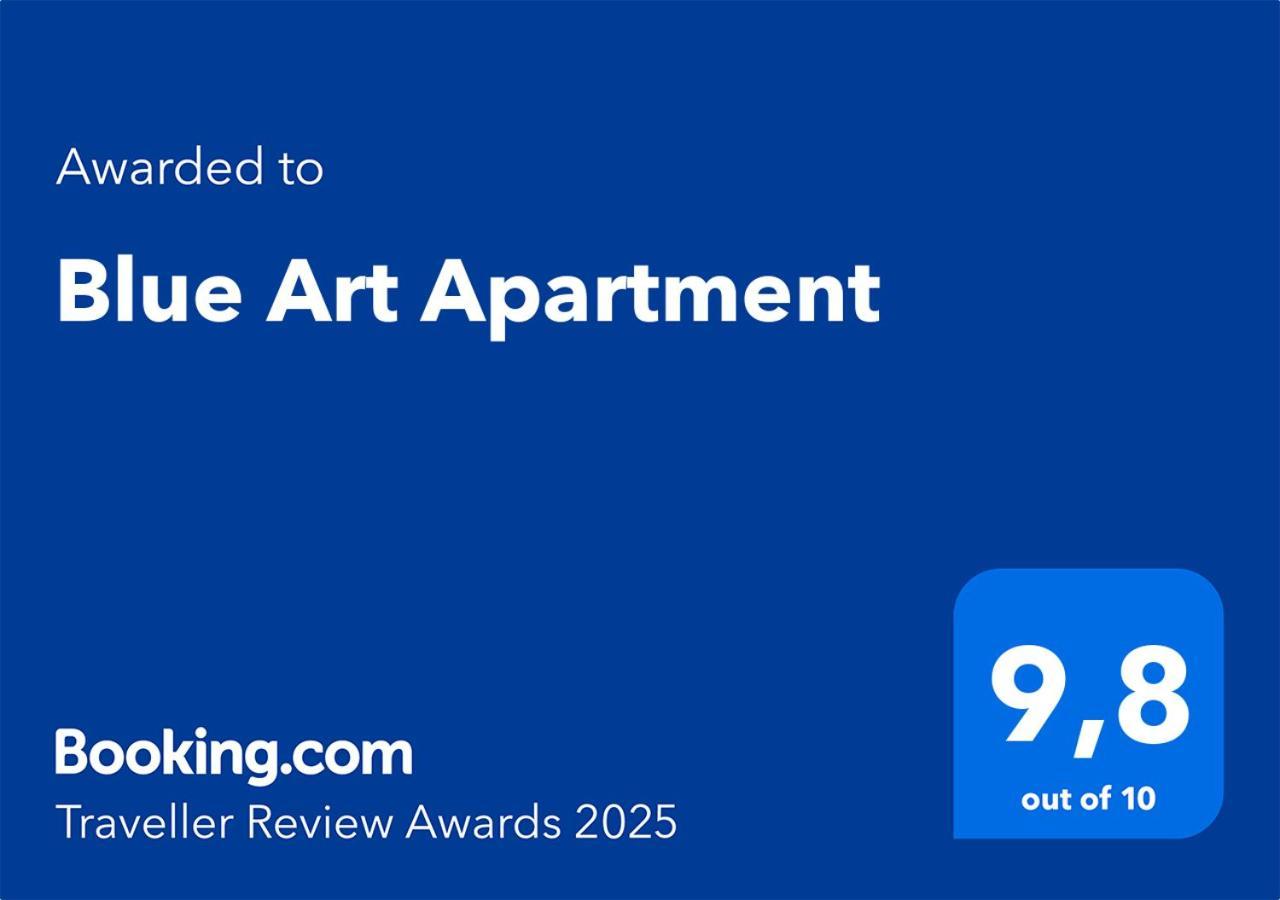Blue Art Apartment